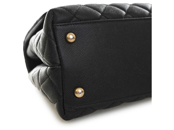 Borsa Chanel Coco Top Handle Medium in pelle caviar matelassé nera Nero - vista 8