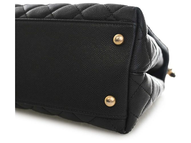 Borsa Chanel Coco Top Handle Medium in pelle caviar matelassé nera Nero - vista 9