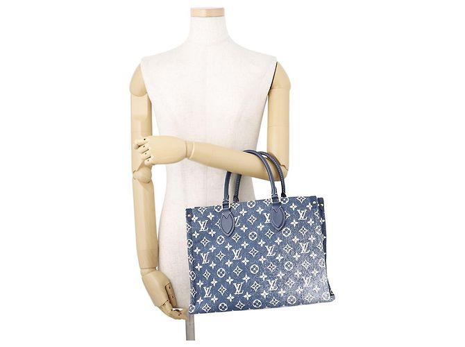 Borsa Tote Louis Vuitton Monogram Jacquard Denim OnTheGo MM Blu - vista 4