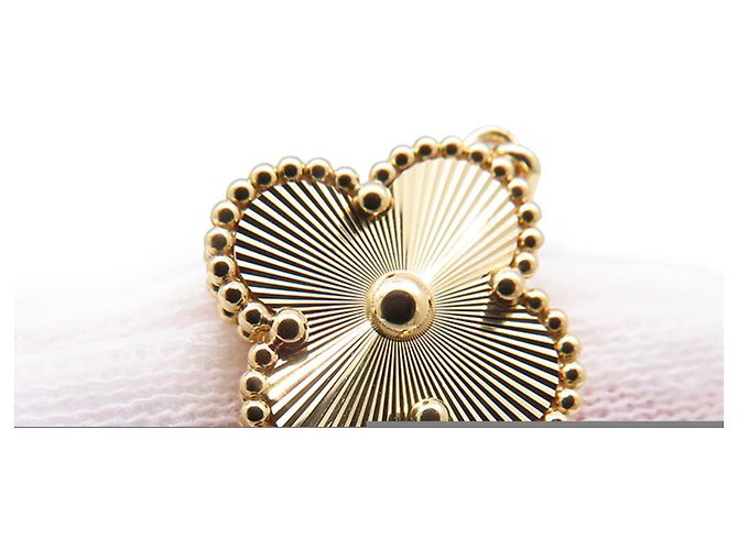 Van Cleef & Arpels Alhambra Necklace Yellow - view 5