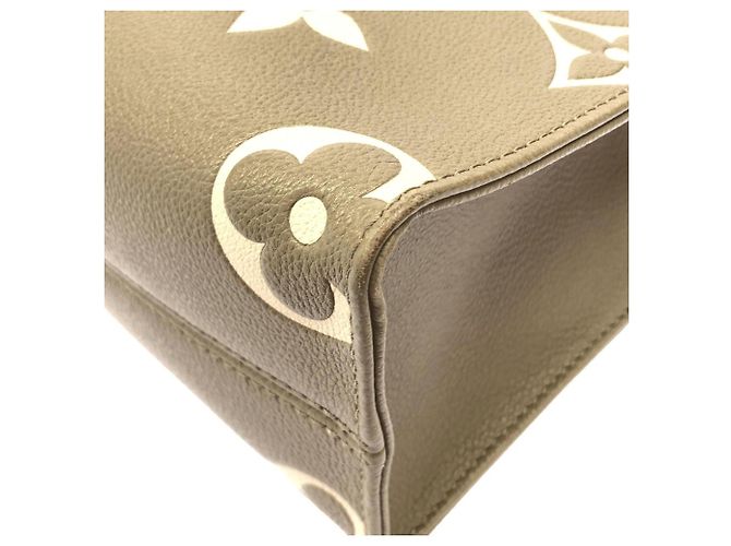Borsa Louis Vuitton Bicolor Monogram Empreinte OnTheGo PM Multicolore Grigio Monogramma - vista 2