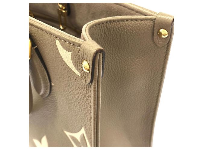 Borsa Louis Vuitton Bicolor Monogram Empreinte OnTheGo PM Multicolore Grigio Monogramma - vista 4