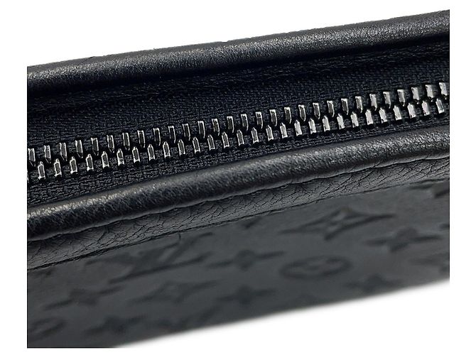 Portafoglio wearable Louis Vuitton Monogram Shadow Gaston Nero Monogramma - vista 10