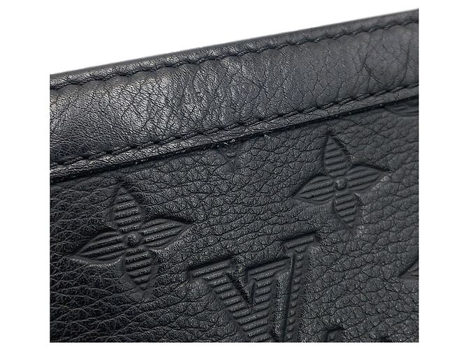 Portafoglio wearable Louis Vuitton Monogram Shadow Gaston Nero Monogramma - vista 7
