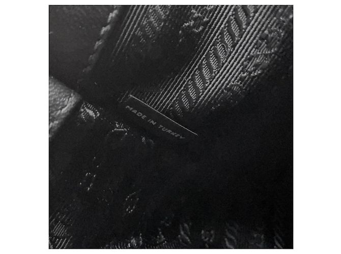 Borsa Prada in Nappa Gaufre raggruppata Nero - vista 18