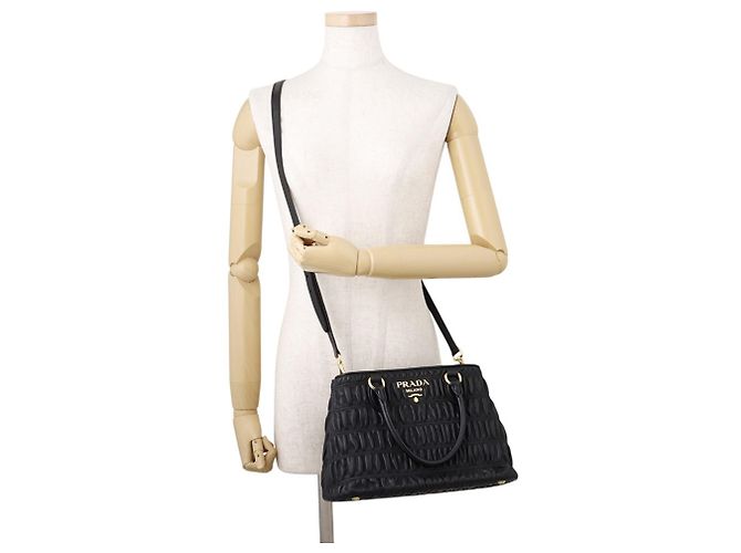Borsa Prada in Nappa Gaufre raggruppata Nero - vista 4