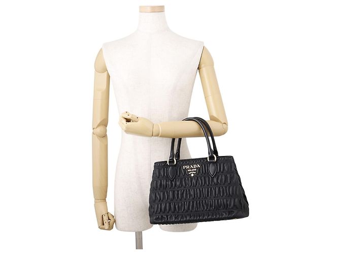 Borsa Prada in Nappa Gaufre raggruppata Nero - vista 5