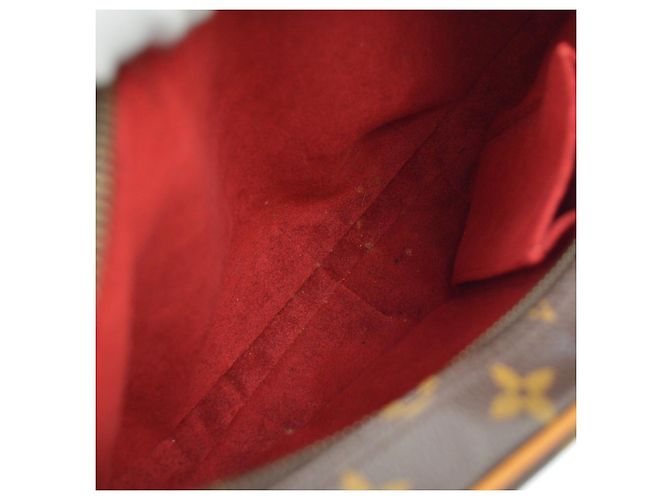 Louis Vuitton Croissant Monogram Canvas MM Marrone - vista 3