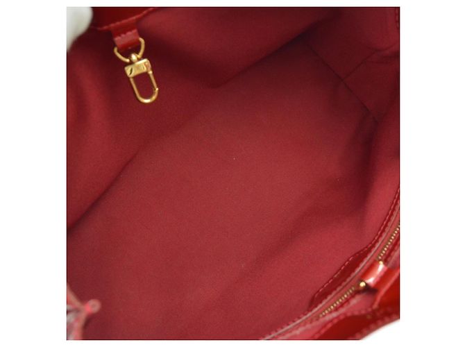 Louis Vuitton Wilshire Monogram Vernis PM Rosso - vista 3