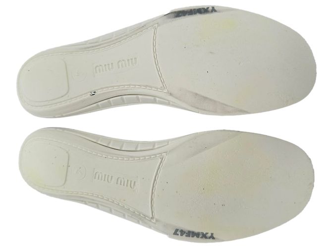 Bottines de combat à lacets Miu Miu en cuir blanc - vue 21