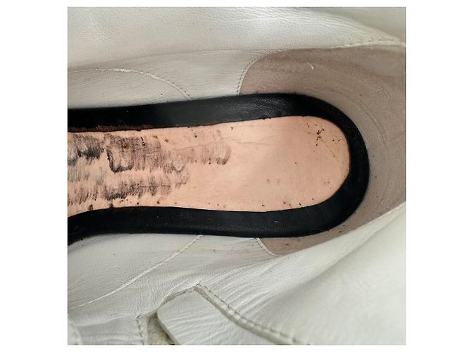 Bottines de combat à lacets Miu Miu en cuir blanc - vue 23