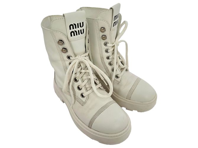 Bottines de combat à lacets Miu Miu en cuir blanc - vue 5