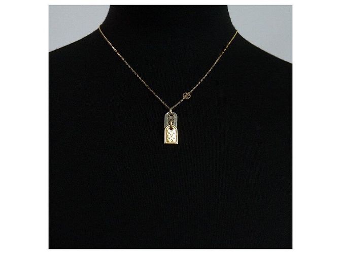 Louis Vuitton Collana con pendente Initials Nanogram D'oro - vista 2