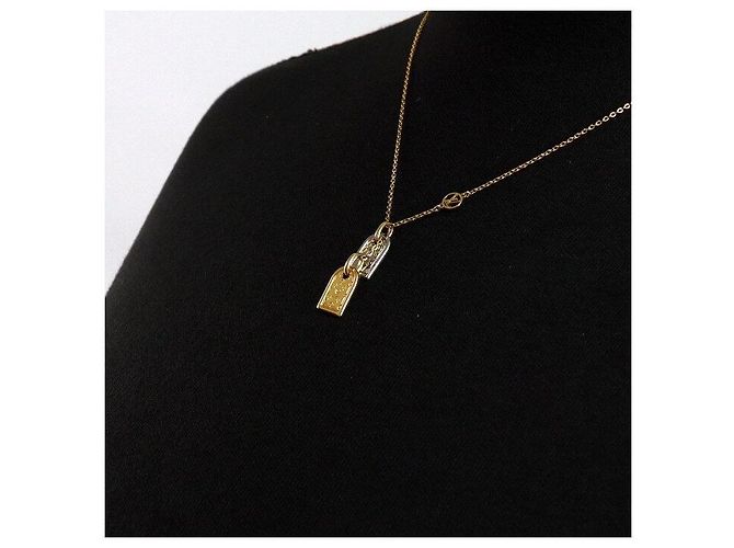 Louis Vuitton Collana con pendente Initials Nanogram D'oro - vista 3