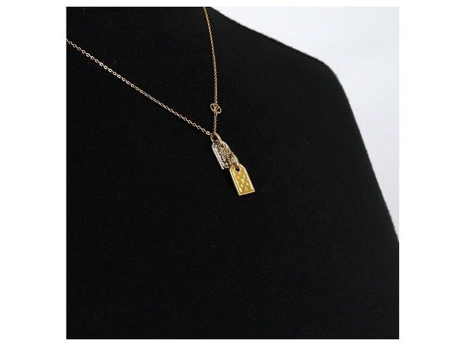 Louis Vuitton Collana con pendente Initials Nanogram D'oro - vista 4