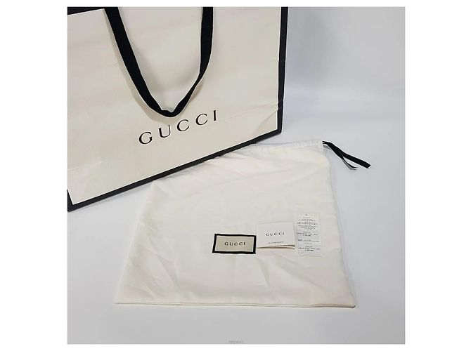 Gucci Mini Borsa a Tracolla Marmont Matelassé Nero - vista 10