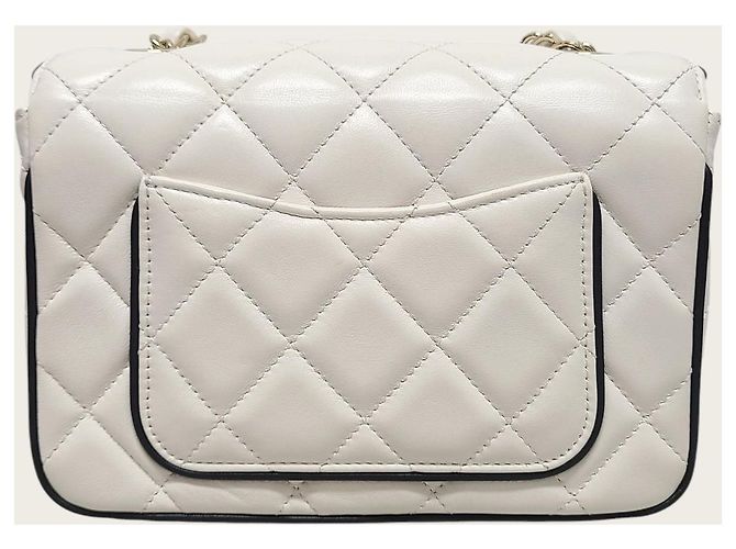 Chanel Mini borsa a patta in pelle d'agnello bianca e nera Bianco - vista 5