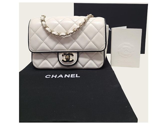Chanel Mini borsa a patta in pelle d'agnello bianca e nera Bianco - vista 7