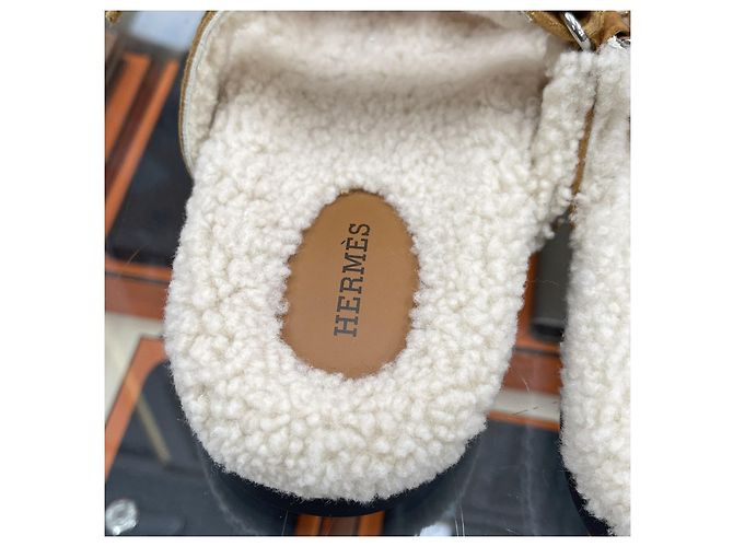 Hermès Sandali pantofole in shearling da donna Marrone - vista 8