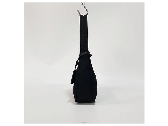 Prada Borsa Hobo in Re-Nylon Nero - vista 4