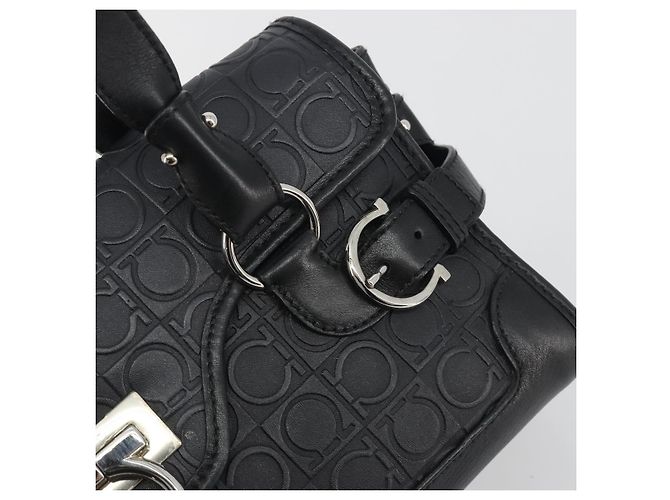 Salvatore Ferragamo Gancini Shoulder Bag Leather Black Silver - vista 14