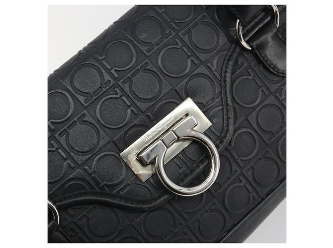 Salvatore Ferragamo Gancini Shoulder Bag Leather Black Silver - vista 15