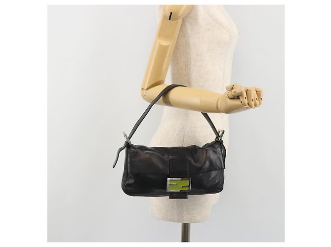 FENDI Mamma Baguette Shoulder Bag Leather Black Silver - vista 25
