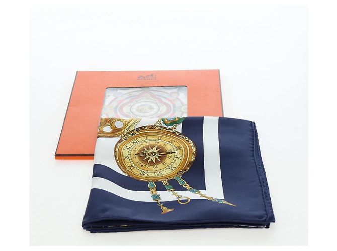 Hermès HERMES Carre 90 Scarf Silk  la ronde des heures  Navy White - vista 19