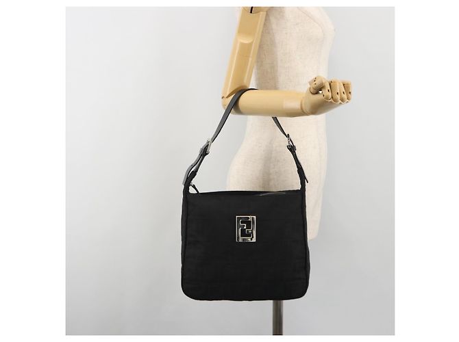 FENDI Zucca Canvas Shoulder Bag Black - vista 24