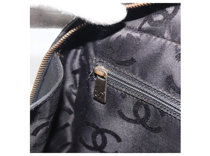 CHANEL Wild Stitch Hand Bag Leather Black CC - vista 21