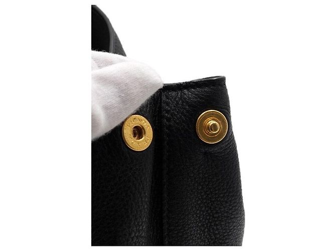 Prada Borsa Tote e Borsa a Tracolla Crossbody in Vitello Phenix Nero con Logo Triangolare Dorato - vista 9