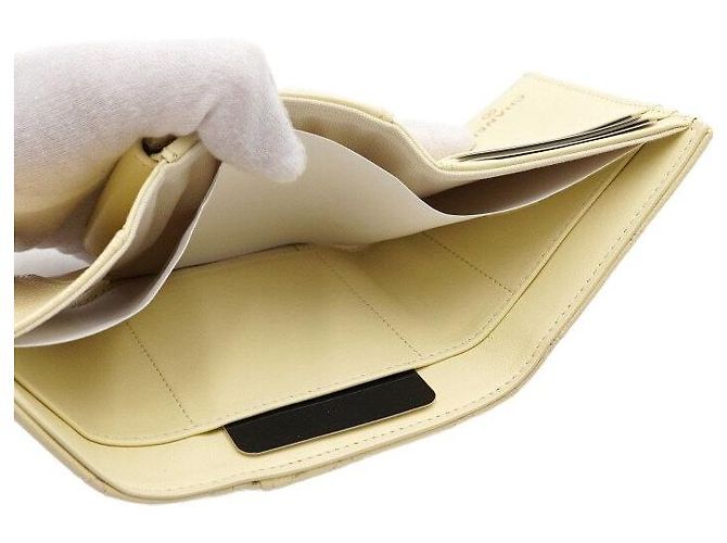 Chanel Portafoglio classico con patta da donna Caviar Gold CC Logo Giallo - vista 7