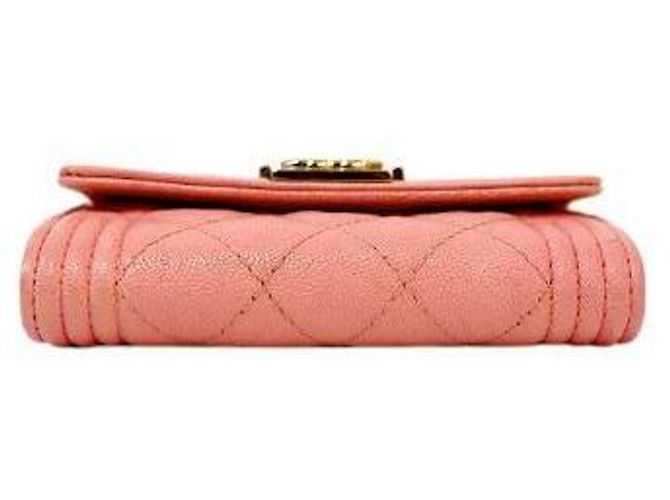 Chanel Tarjetero Boy Card Wallet de piel caviar rosa - vista 4