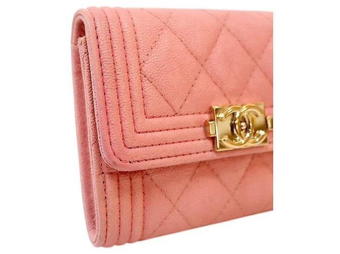 Chanel Tarjetero Boy Card Wallet de piel caviar rosa - vista 7