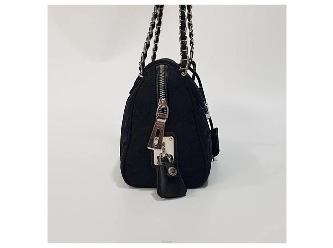 Prada Gesteppte Tessuto Crossbody-Tasche mit Kette und Schloss Schwarz - Ansicht 4