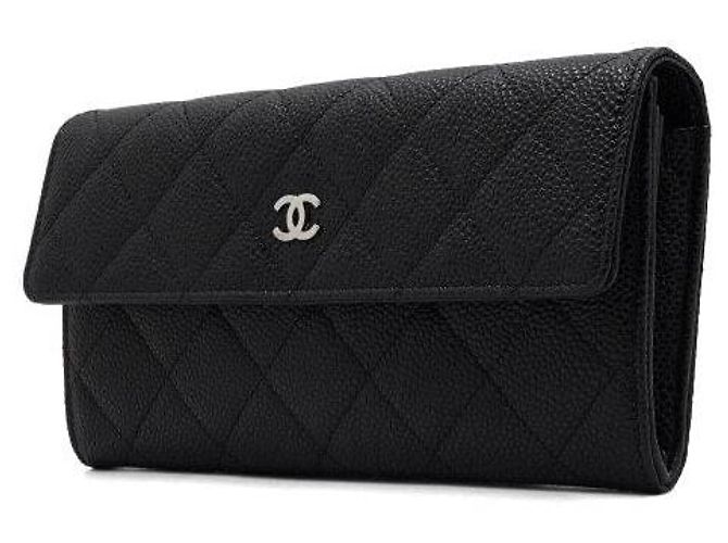 Chanel Portafoglio lungo con patta Timeless in Caviar nero e CC argento - vista 2