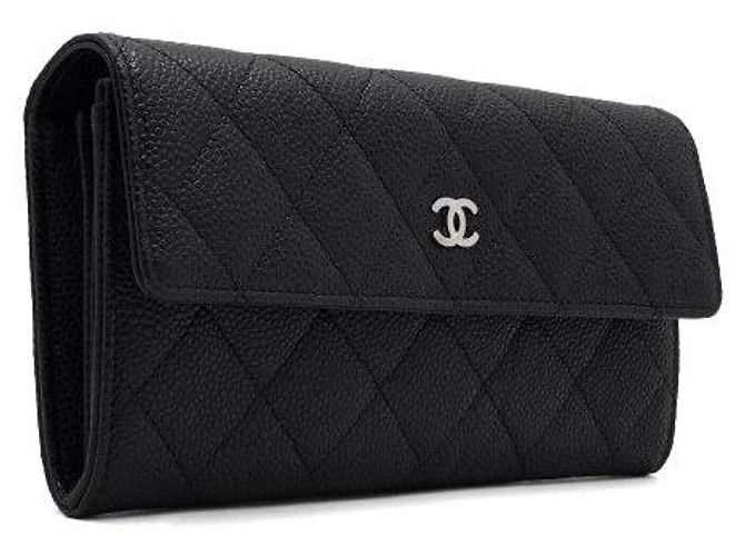 Chanel Portafoglio lungo con patta Timeless in Caviar nero e CC argento - vista 3