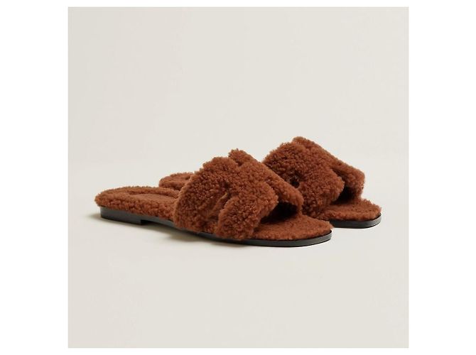 Hermès Sandali pantofole Oran in shearling Marrone - vista 9