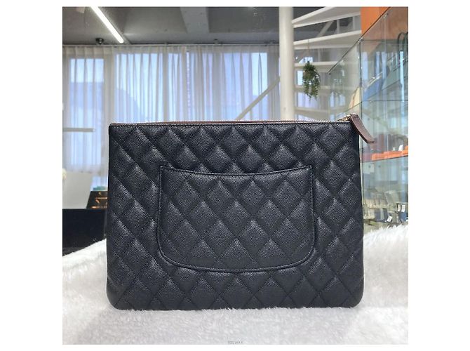 Chanel Borsa a Pochette Caviar New Medium Black Series Nero - vista 2