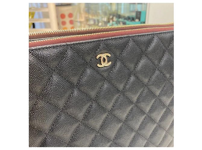 Chanel Borsa a Pochette Caviar New Medium Black Series Nero - vista 3