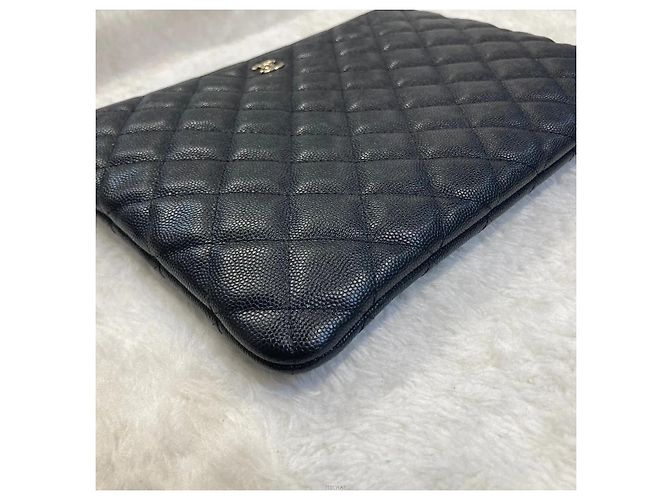 Chanel Borsa a Pochette Caviar New Medium Black Series Nero - vista 5