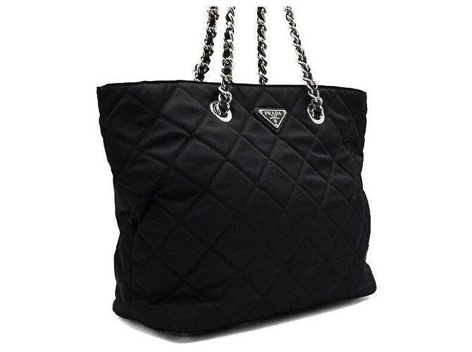 Prada Schwarze gesteppte Nylon-Shopper-Schultertasche mit Kette - Ansicht 3