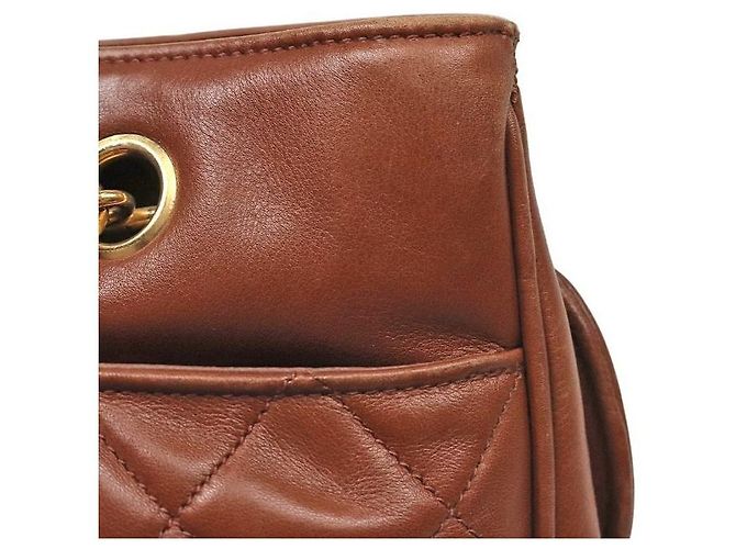 Chanel Borsa a tracolla matelassé in pelle di agnello marrone con catena - vista 10