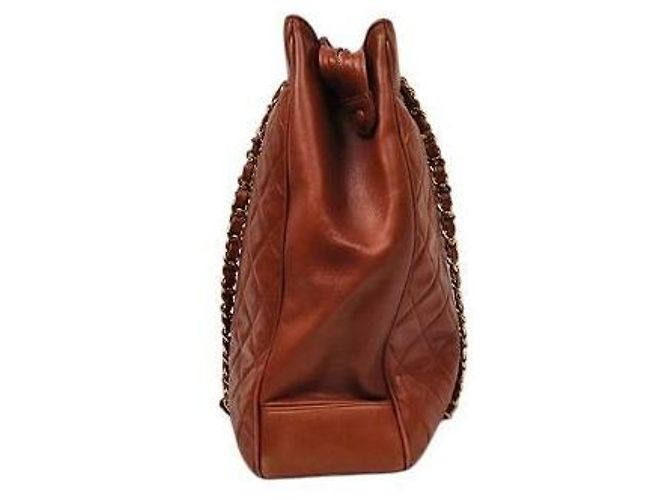 Chanel Borsa a tracolla matelassé in pelle di agnello marrone con catena - vista 2