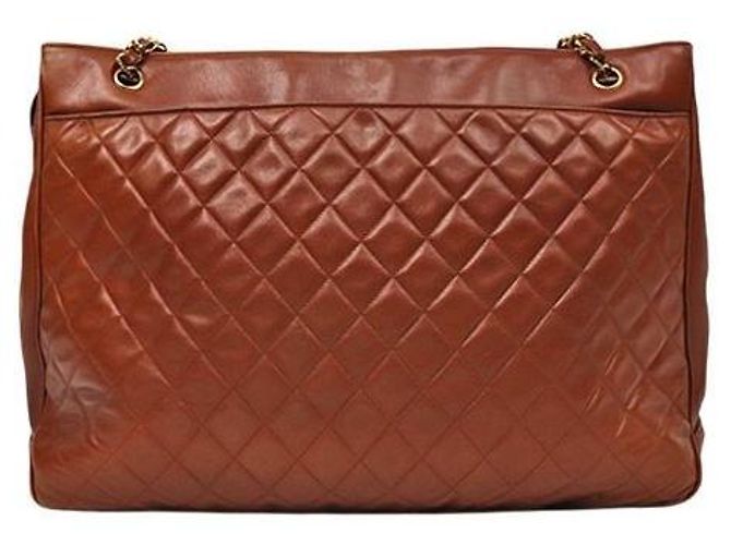 Chanel Borsa a tracolla matelassé in pelle di agnello marrone con catena - vista 3