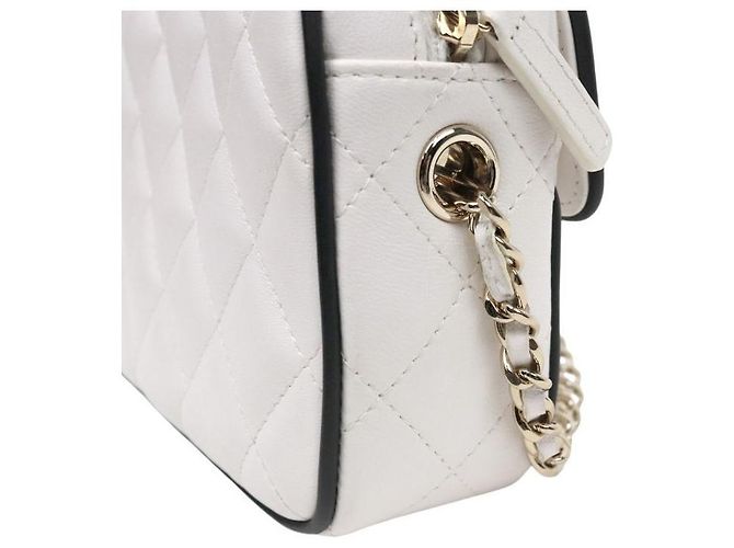 Chanel Borsa a tracolla bianca trapuntata con patta e catena Bianco - vista 10