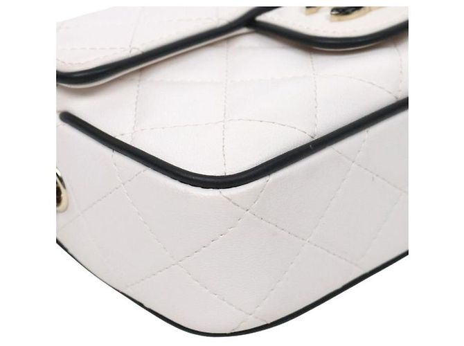 Chanel Borsa a tracolla bianca trapuntata con patta e catena Bianco - vista 5