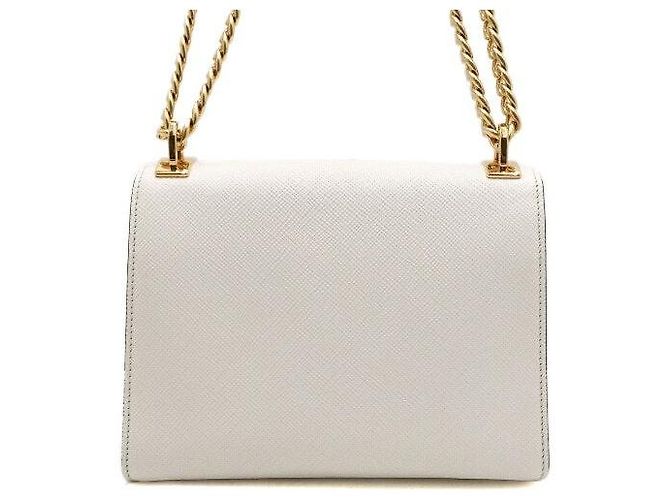 Prada Monochrome Schultertasche und Crossbody-Bag aus weißem Saffiano-Leder mit Kette - Ansicht 4