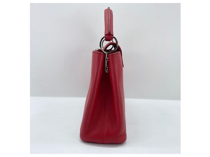 Borsa Louis Vuitton Parciana Capucines BB in rosso - vista 4