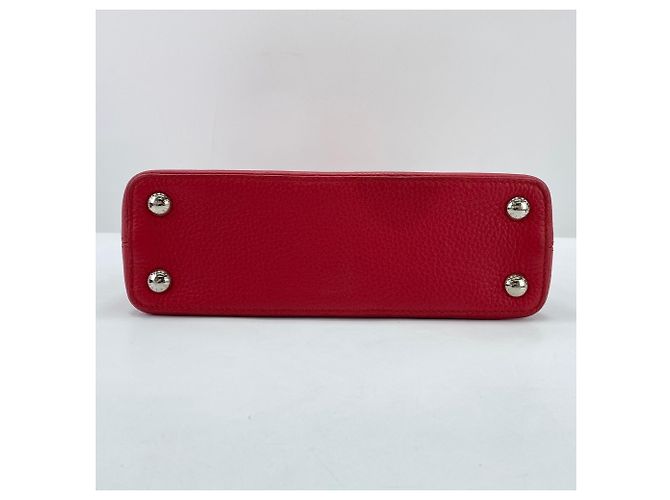 Borsa Louis Vuitton Parciana Capucines BB in rosso - vista 6